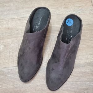 Chinese laundry 7.5 Slip-On Pointed Toe Mule Clogs